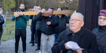 Droga Krzyżowa przeszła ulicami Słupcy. Zobacz zdjęcia