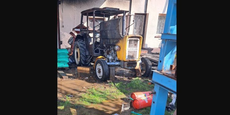 W Dąbrowie palił się ciągnik