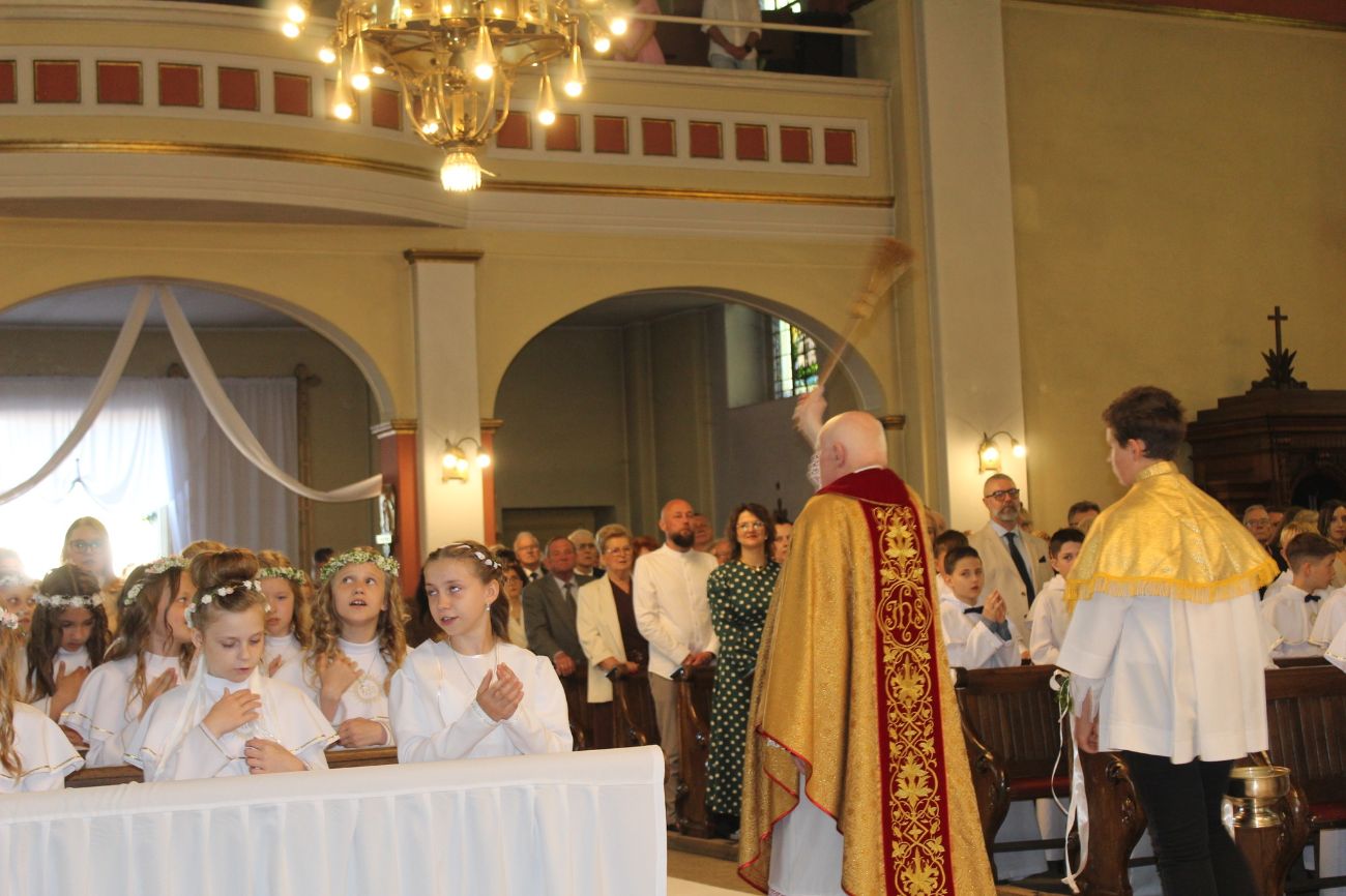 Komunia w Strzałkowie. Zobacz zdjęcia