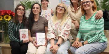 Marzena Rogalska w słupeckiej bibliotece