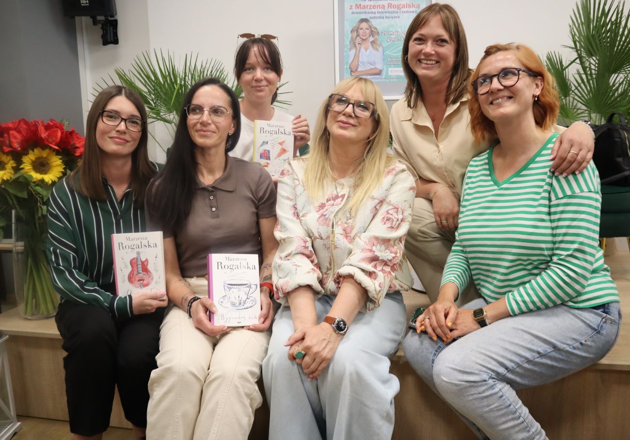 Marzena Rogalska w słupeckiej bibliotece
