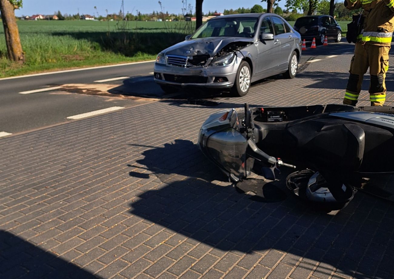 Motocyklista w szpitalu, kierowcy osobówki zatrzymali prawo jazdu