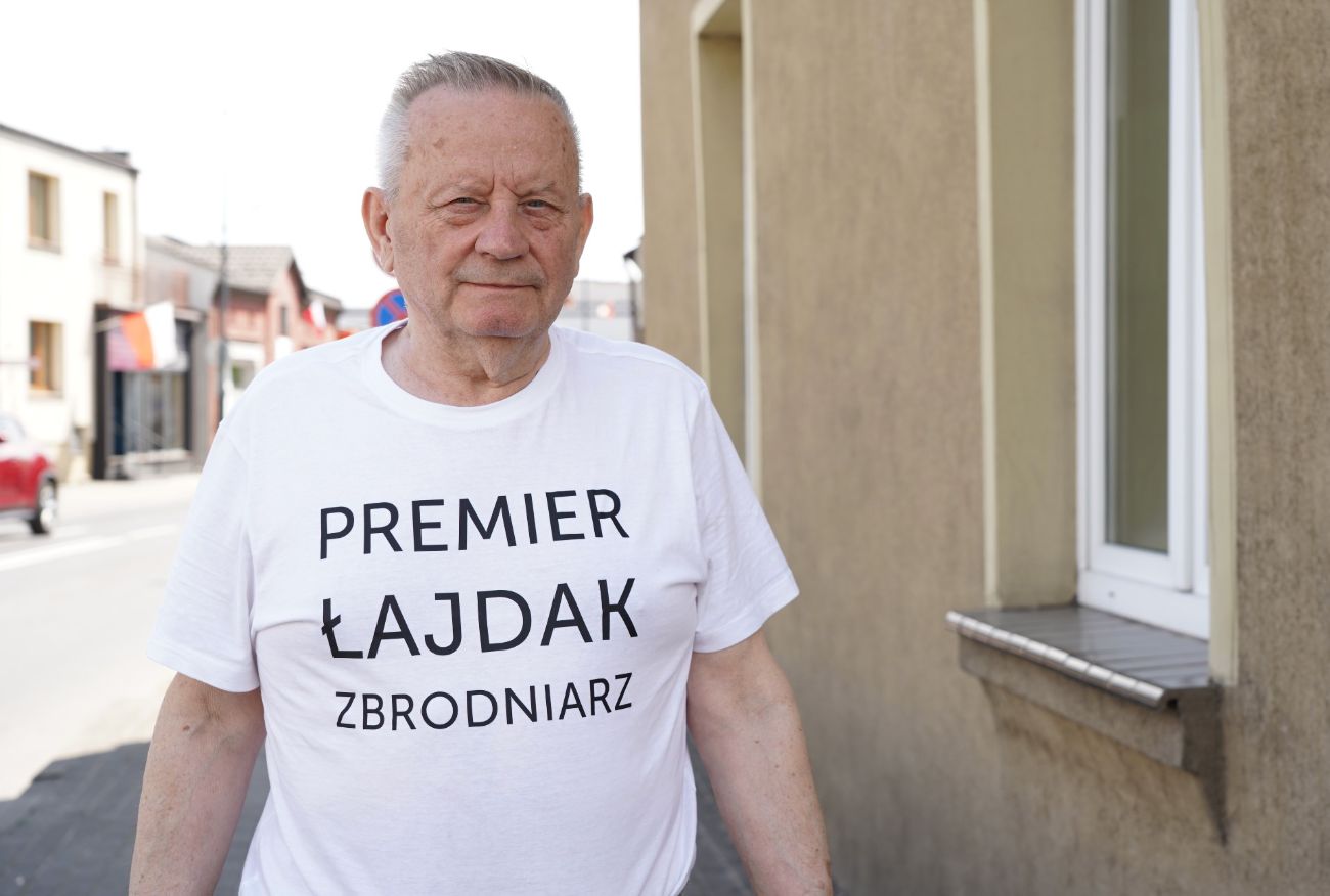 W takiej koszulce pojechał do stolicy