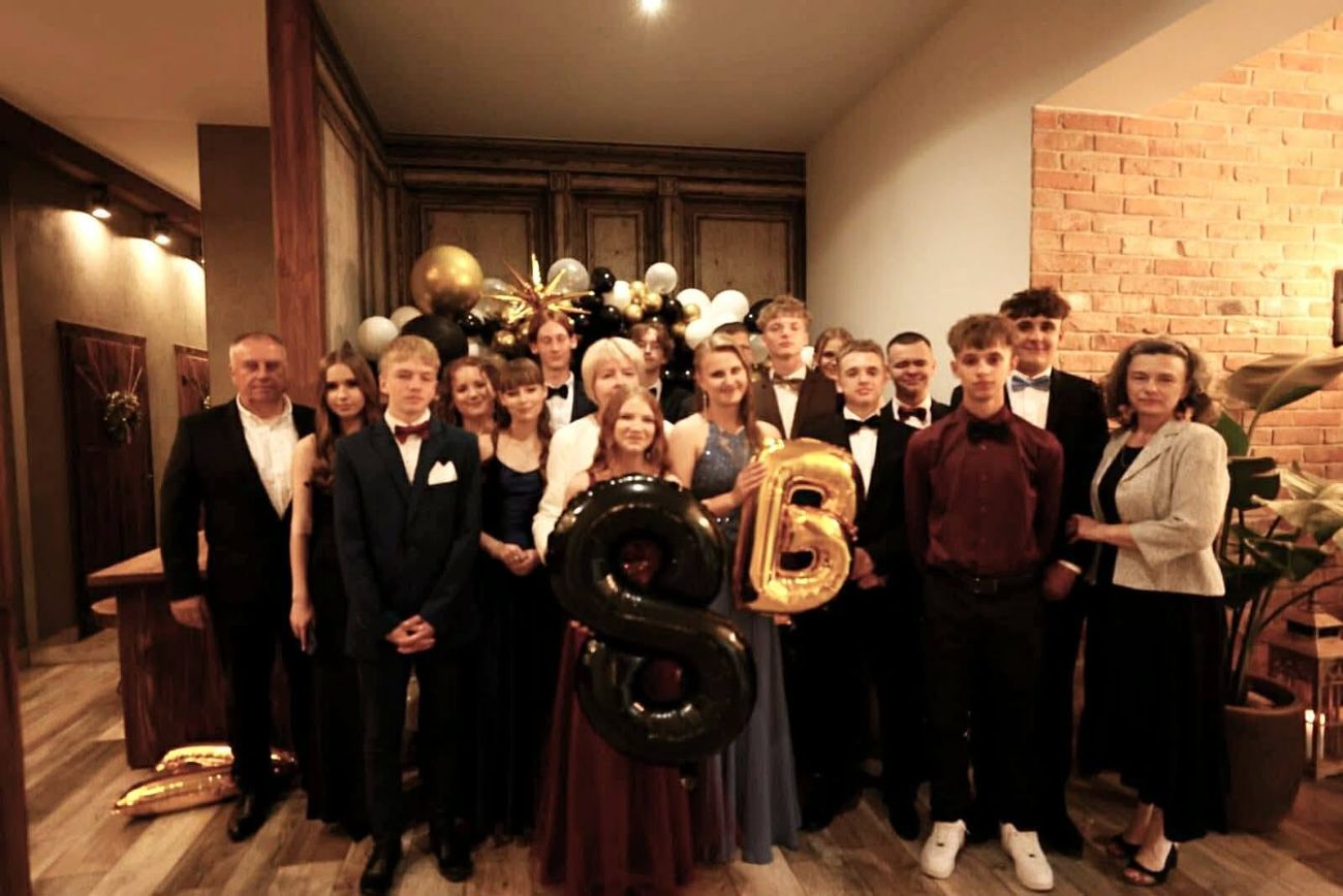 Bal VIII klasy w Ciążeniu