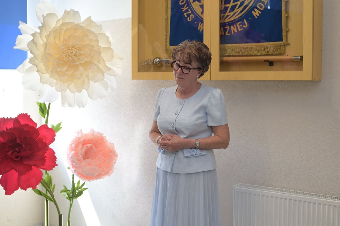 Pani Dyrektor żegna się ze szkołą