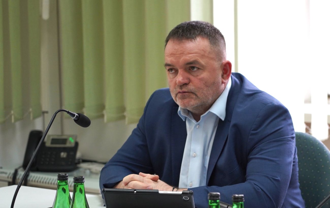Radny pyta o ścieżkę do Zagórowa. Odpowiedź starosty jest krótka