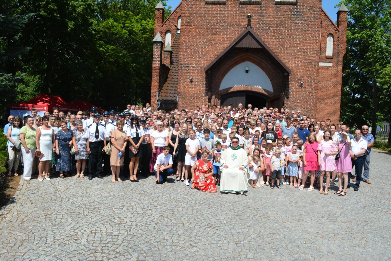 Tłumnie podziękowali proboszczowi za 12 lat posługi
