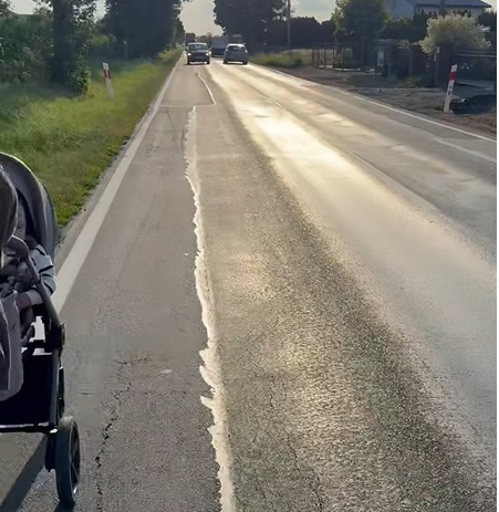 „I do rowu, no bo gdzie?!” Chodnika przez cały czas nie ma