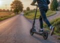 Dali dziecku hulajnogę. Dostali tysiąc mandatu