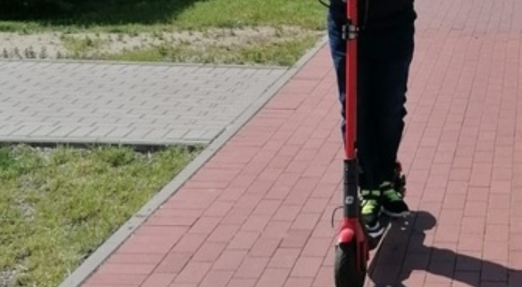 12-latek na hulajnodze. Mama dostała mandat